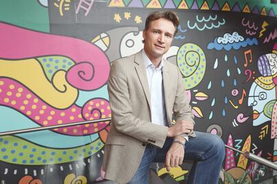 Por una chela, chocan Heineken y Modelo