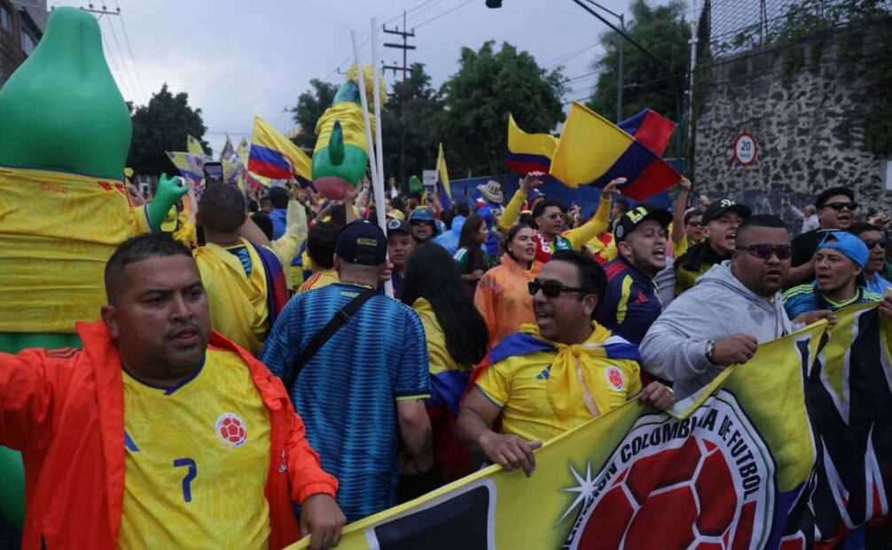 Aficionados aseguraron que tardaron unos meses en conseguir sus boletos, pero esperaban ver uno de los mejores partidos de sus vidas. Foto: Fernanda Rojas / EL UNIVERSAL
