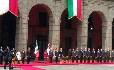 EPN receives the president of Singapore