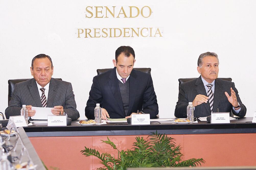 Jesús Zambrano, Roberto Gil y Arturo Zamora durante Instalación del Consejo Técnico para las Alternativas de Regulación de la Marihuana en el Senado de la República (AGUSTÍN SALINAS. EL UNIVERSAL)
