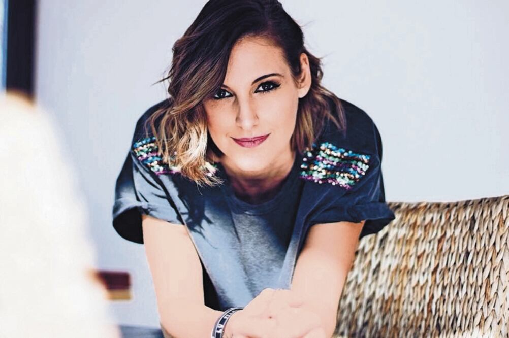 La cantante lanzará nuevo álbum con colaboraciones en septiembre. / FACEBOOK