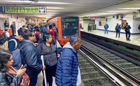 Retrasos y saturación en el Metro CDMX; usuarios reportan fallas y marcha lenta en varias líneas