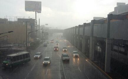 Lluvia deja encharcamientos en diferentes zonas del DF