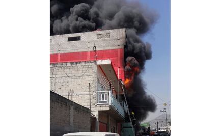 Reportan incendio en fábrica de Ecatepec