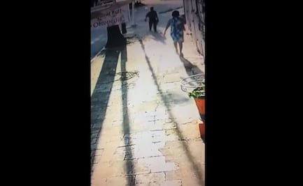 ¿Pero por qué? Sin motivo, hombre golpea con una piedra a mujer