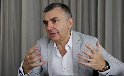 Manuel Vilas: La ficción ayuda a entender tu propia vida