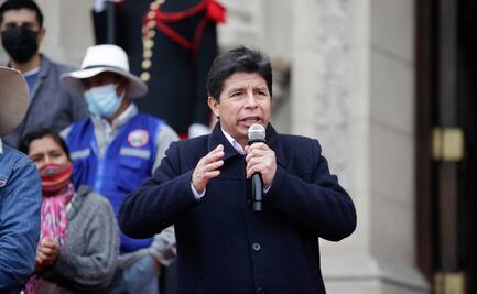 Abogado de Pedro Castillo renuncia tras detenciones en círculo del presidente de Perú