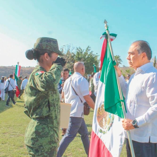 El gobernador Héctor Astudillo presidió la ceremonia del 198 aniversario de la creación de la Bandera Nacional. Especial