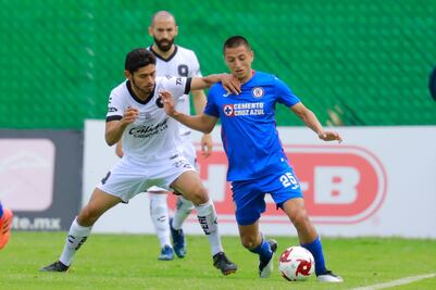 Cruz Azul relega al "Piojo" Alvarado; mete gol con la sub-20