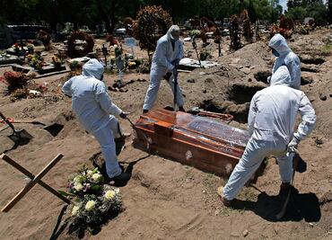Mexico City authorities investigate doctors who sold false death certificates amid the COVID-19 pandemic
