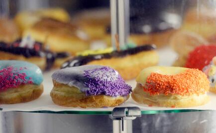 Muere al intentar comer dona de media libra en 80 segundos