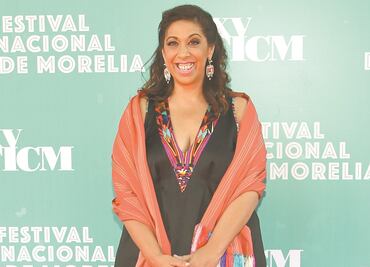 Regina Orozco se topa con su "alter ego" guacamaya en "Dolittle"