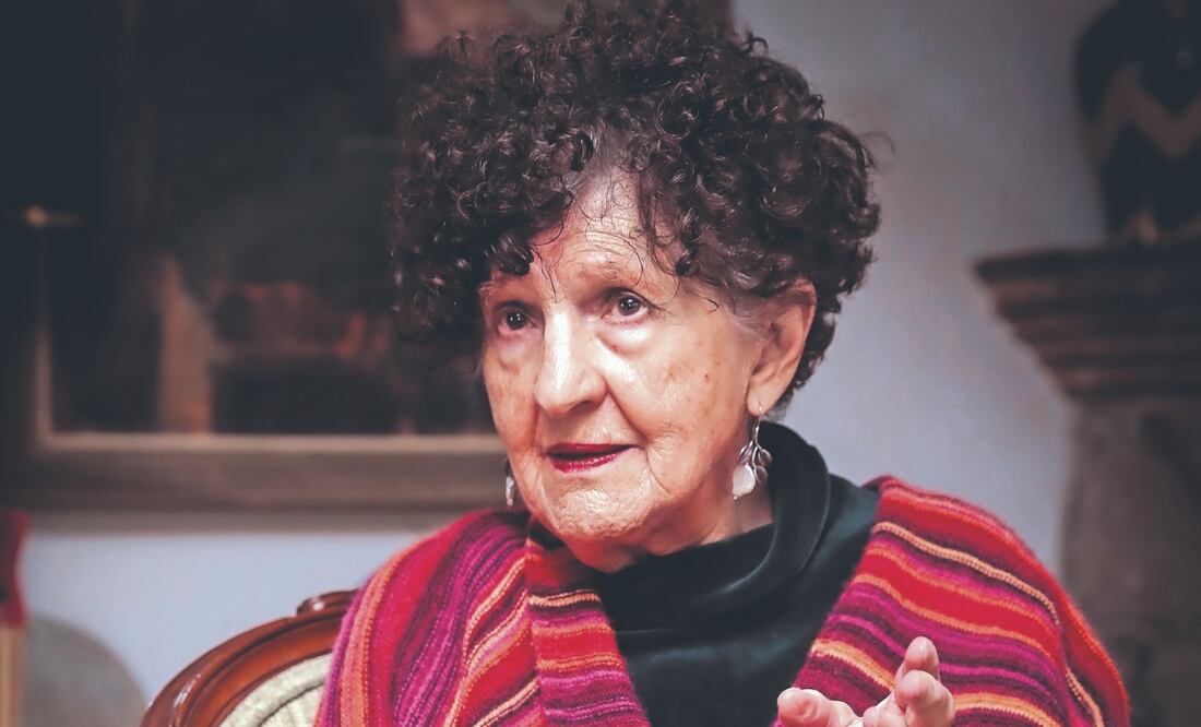 La escritora y académica de la lengua, Margo Glantz, trabaja sus memorias a partir de sus diarios y libros de viaje. Archivo El Universal