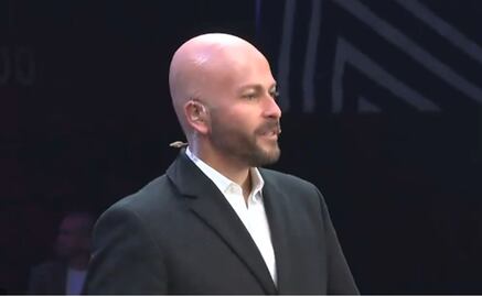 El Warrior se rapa para ser presidente de Calvos FC en La People’s League