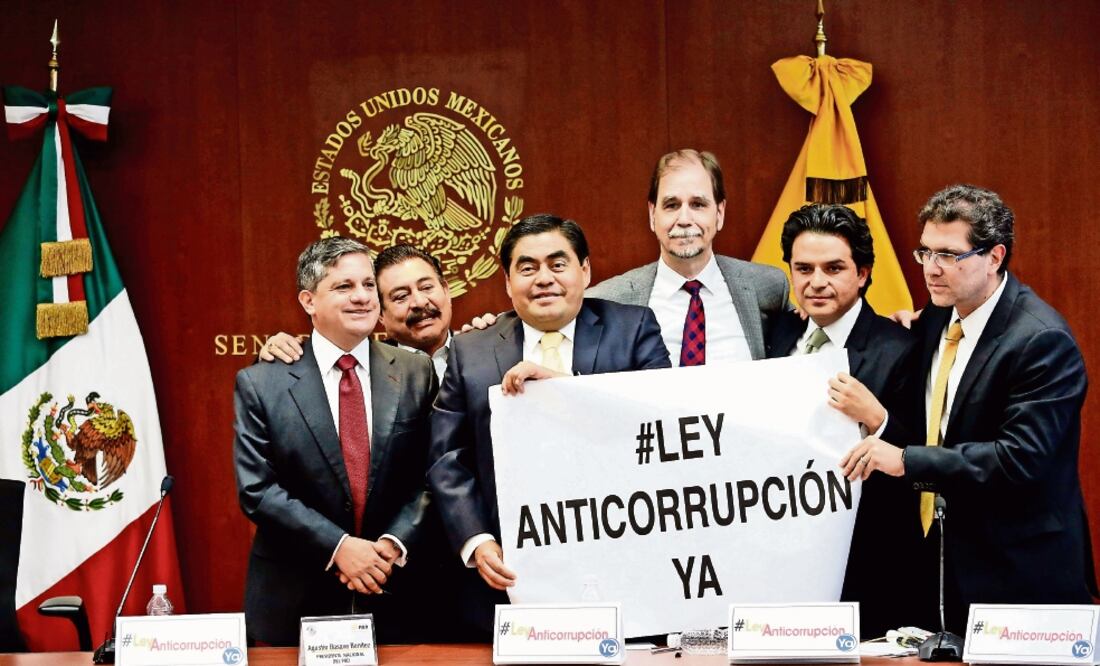 En abril, senadores del PRD pedían a los grupos parlamentarios que aceleraran la dictaminación de la ley anticorrupción (ARCHIVO EL UNIVERSAL)