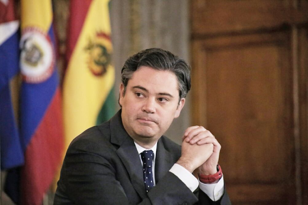 “Fuerza aérea” magisterial