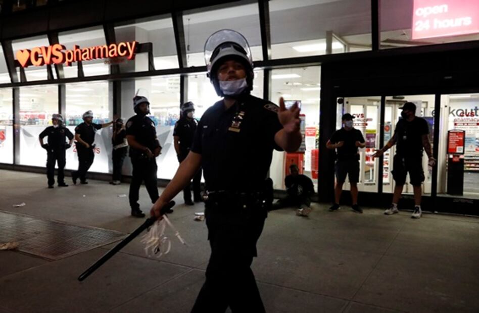 Protestas en Nueva York dejan 345 detenidos y 33 policías heridos