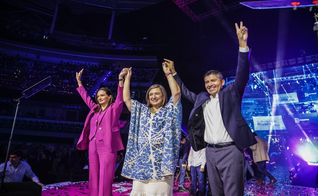 Xóchitl Gálvez en el Segundo Informe de Gobierno del presidente municipal de Puebla, Eduardo Rivera. Imagen: Especial