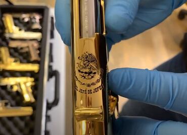 Así son las lujosas, extravagantes y curiosas armas que compran los narcos mexicanos a fábricas de EU, muestra la Cancillería