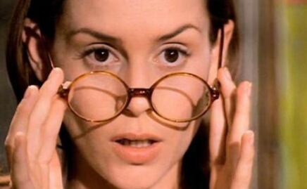 ¿Recuerdas a la "señorita Miel" de Matilda? Esto ha sido de ella a 27 años de la película