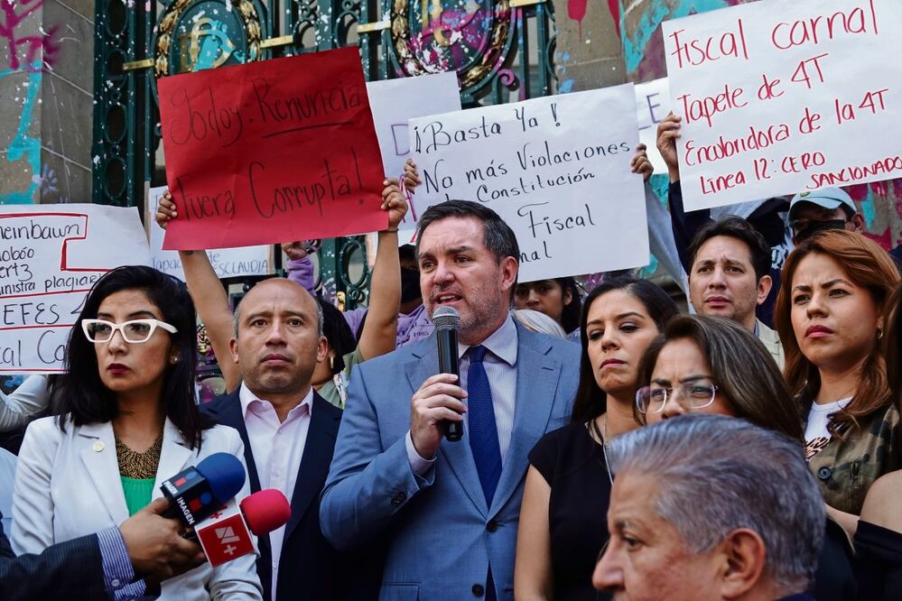 El coordinador Federico Döring consideró que el martes fue un día negro, tras la aprobación a reformas a la Ley Orgánica de la Fiscalía.