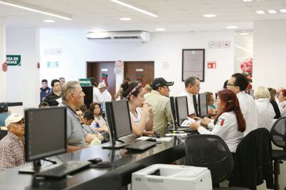 Destaca desempeño de gobernador en sondeo