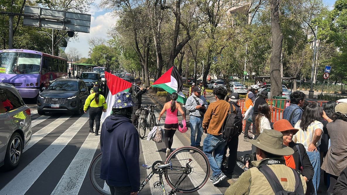 Vecinos, estudiantes y comerciantes protestan contra la gentrificación en CDMX y exigen monitoreo del impacto del Mundial de futbol. (Foto: especial)