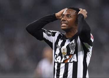 Así es el plan de Robinho para sobrevivir después de la cárcel; lleva un año de nueve en su condena