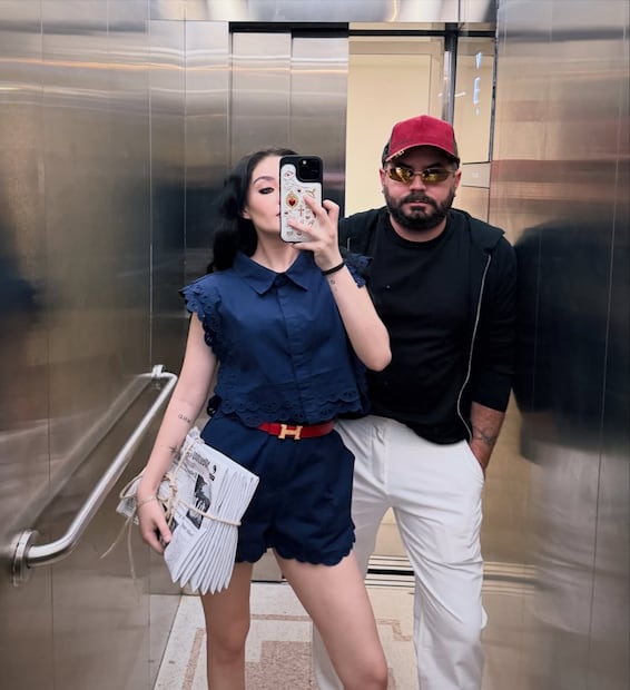 Paola Dalay y José Eduardo Derbez posaron con sus looks de salida casual. Foto: Instagram @paodalay_2203