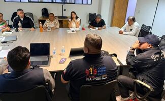 Mesas de diálogo continúan tras retiro de comerciantes de San Cosme; Rojo de la Vega propone opciones de empleo