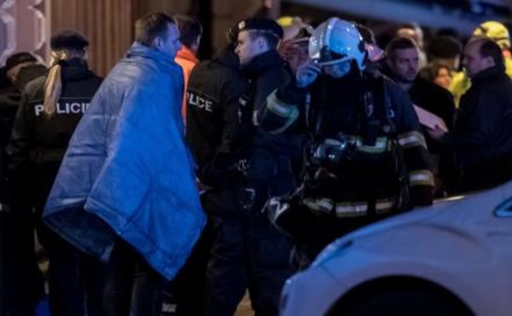 Suman 4 muertos tras incendio en hotel de Praga 