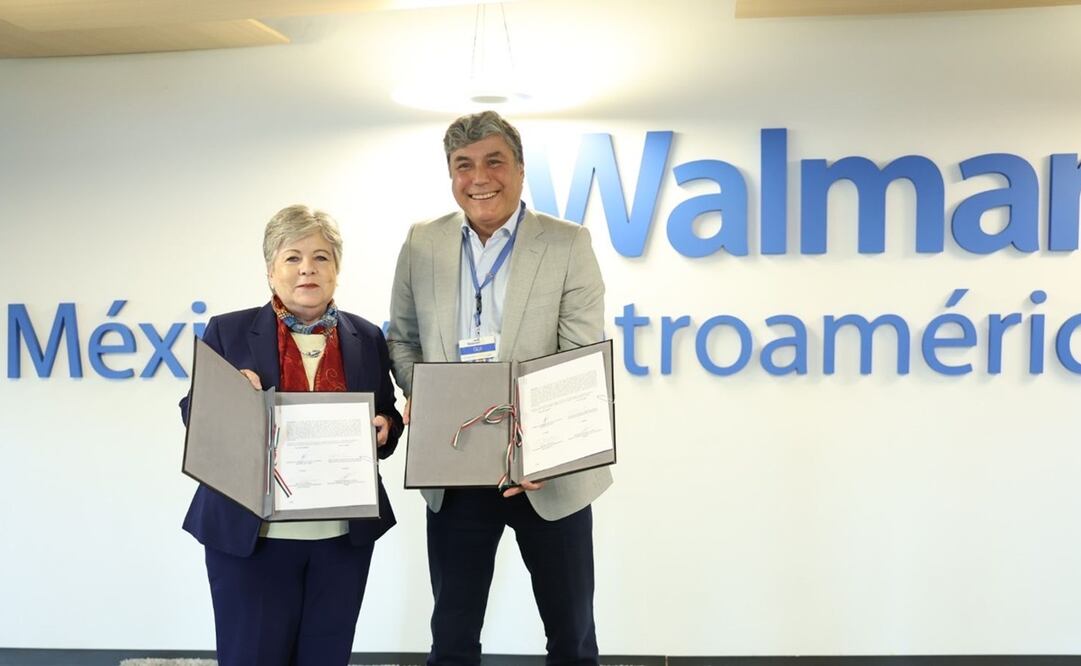 Bárcena destacó el concepto "hecho en México" de la cadena de supermercados porque, dijo, comercializa los productos nacionales y vienen directamente de los proveedores. Foto: Especial