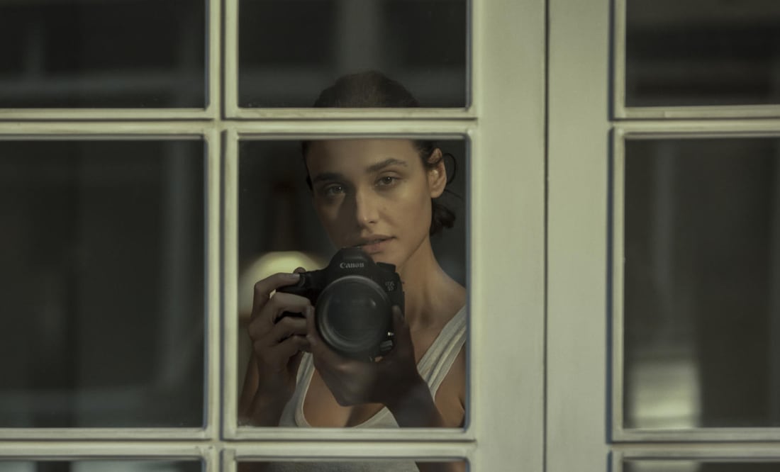 "Mirada Indiscreta". Fuente: Twitter @CebolaVerdeBR