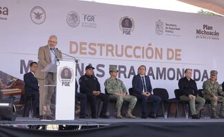 Alfredo Ramírez Bedolla encabeza destrucción de 721 maquinitas tragamonedas en Michoacán; generaban más de 8 mdp a delincuentes