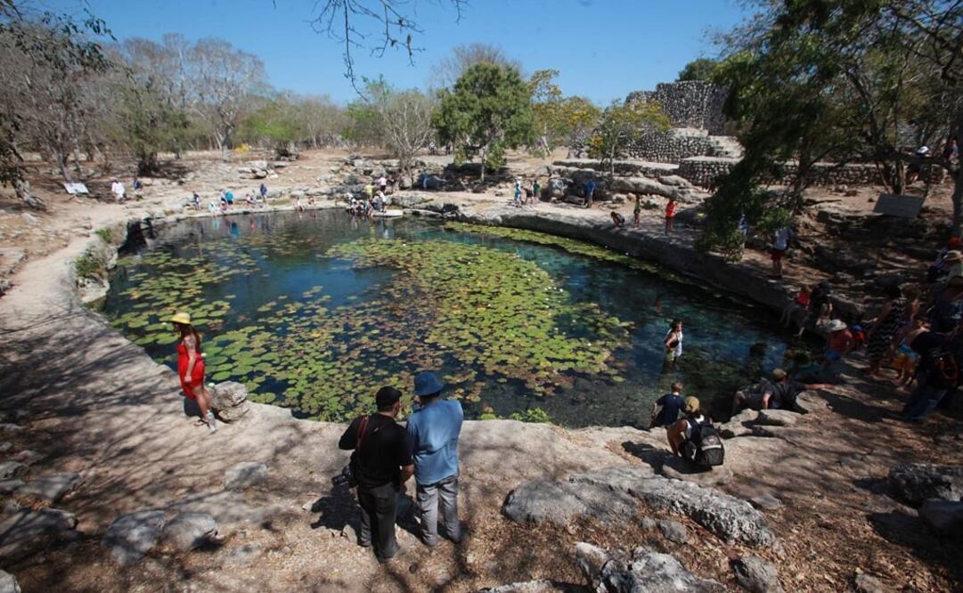 La investigación en el cenote Xlacah, de Dzibilchaltún, documentó los trabajos arqueológicos hechos hace 60 años a una profundidad de 32 metros. Foto: Archivo EL UNIVERSAL