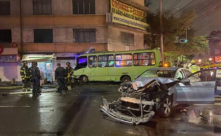 Accidente vehicular en Colonia del Valle deja al menos 12 lesionados
