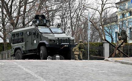 Rusia ingresa a Ucrania por Crimea, por tierra