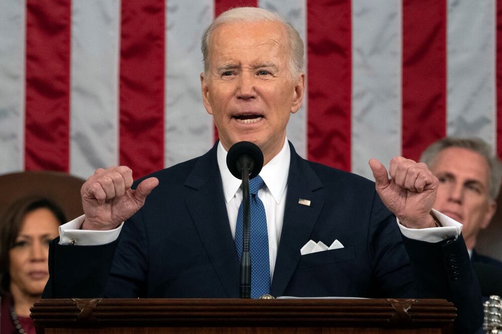 El presidente de Estados Unidos, Joe Biden, está decidido a seguir en la carrera presidencial y no tiene planes de retirarse pese a la desavenencia de los principales líderes demócratas. Foto: AP/Archivo
