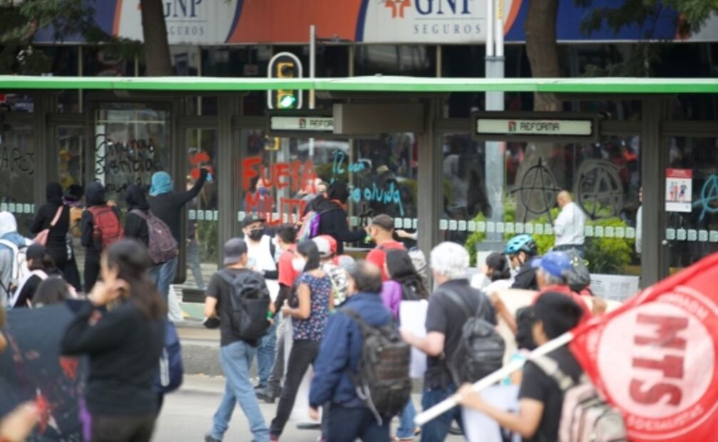 Minuto a minuto. Marchan en CDMX contra militarización, mientras diputados debaten reforma