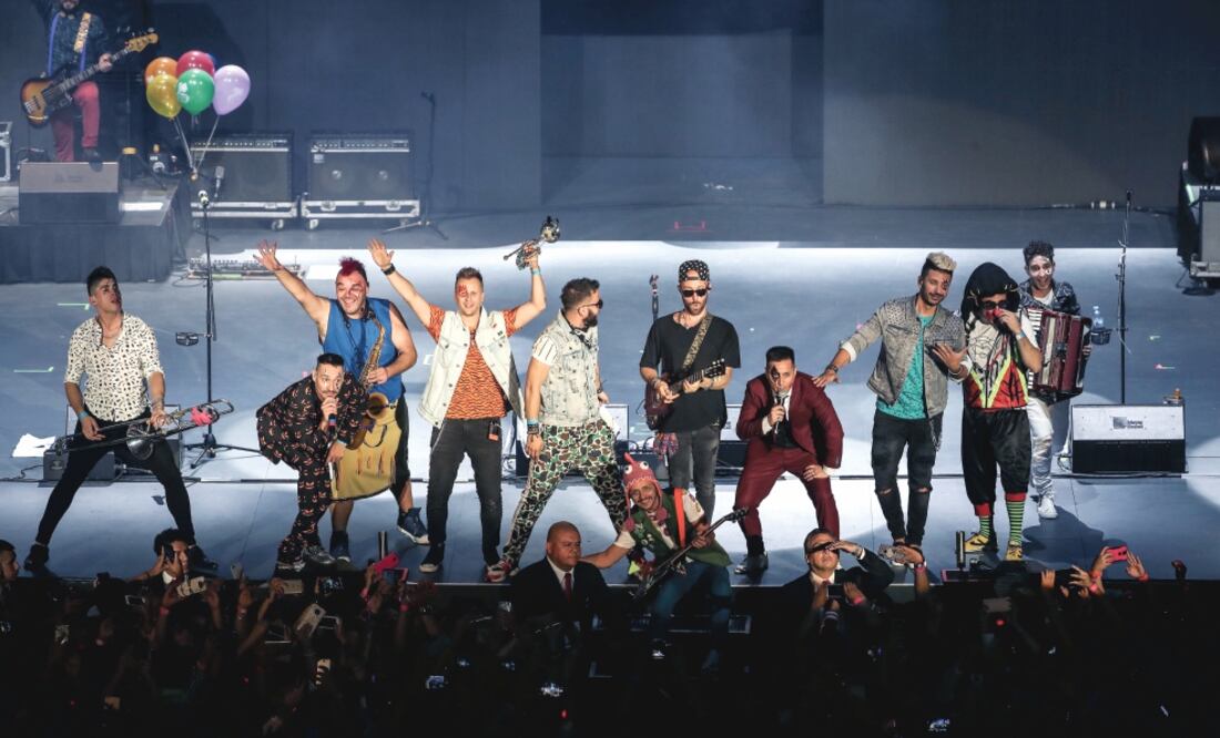 La banda argentina hizo un homenaje a México en el Auditorio Nacional. Foto: JUAN CARLOS REYES. EL UNIVERSAL