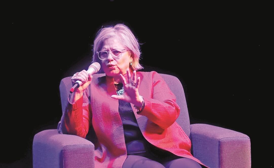 La diseñadora mexicana ofreció una conferencia magistral en el FICG, en la que habló sobre su carrera en la industria hollywoodense. Foto: Francisco Guasco. EFE