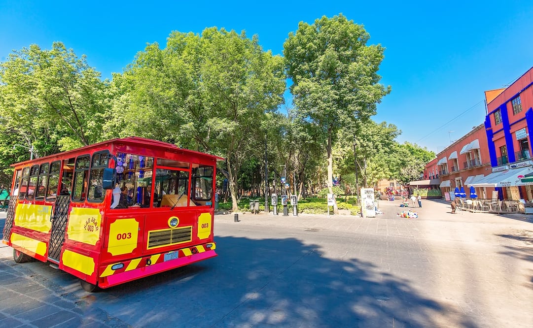 Realiza un recorrido en tranvía para conocer el Barrio Mágico de Coyoacán. (Foto: iStock)
