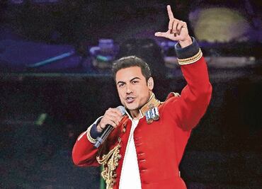 Carlos Rivera se reporta listo para cantar el Himno en pelea del Canelo y Jacobs