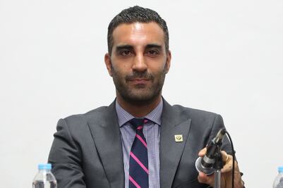 China no es como la pintan, asegura Simón Levy