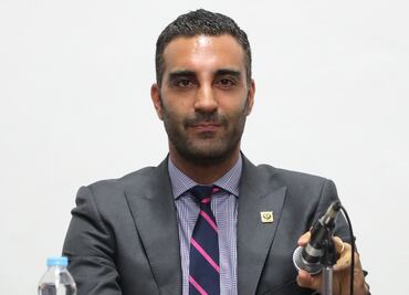 China no es como la pintan, asegura Simón Levy