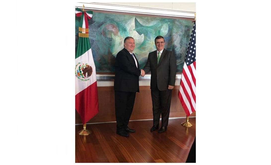 Mike Pompeo, secretario de Estado de EU, con el canciller mexicano, Marcelo Ebrard. Foto: Especial