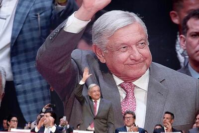 AMLO se compromete a enfrentar junto con empresarios y sindicatos el problema de las pensiones 