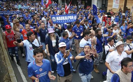Barra de Cruz Azul realiza mega caravana previó al duelo contra Pumas