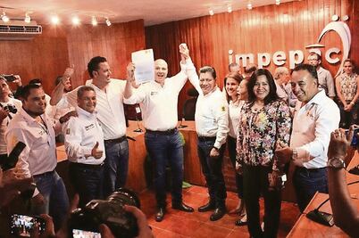 El "Cuau" y Rodrigo Gayosso registran candidatura para gobernador de Morelos