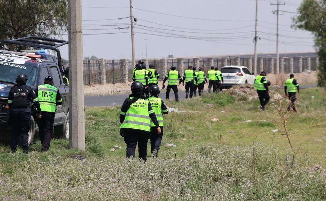 Autoridades municipales, estatales y federales mantienen un operativo de búsqueda en el Gran Canal, luego del reporte sobre la posible caída de una menor. | Foto: Especial.